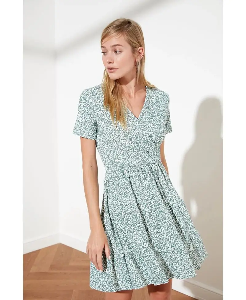 Yeşil V Yaka Çiçek Desenli Örme Elbise